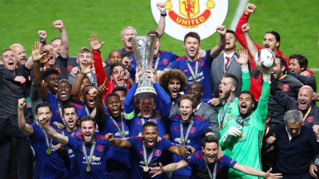 Manchester United: Từ Vinh Quang Europa League 2017 Đến Thử Thách Khó Khăn Hiện Tại
