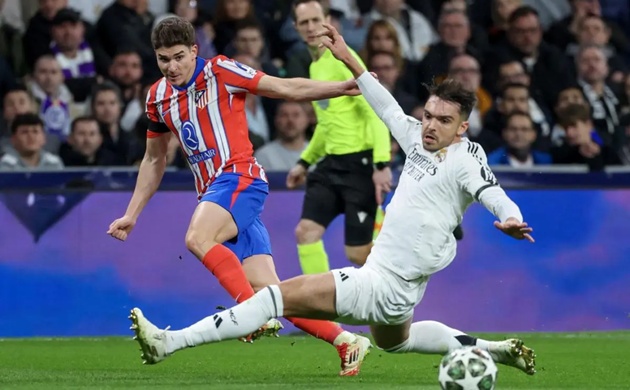 Barcelona và tham vọng khó khăn trong thương vụ chiêu mộ Julian Alvarez