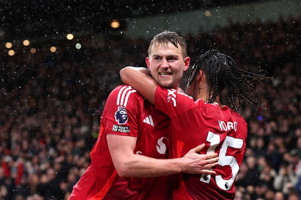 Manchester United: De Ligt dẫn dắt hàng thủ trẻ hướng đến tương lai