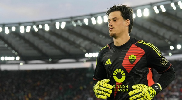AS Roma giữ chân thủ môn Mile Svilar với mức lương kỷ lục